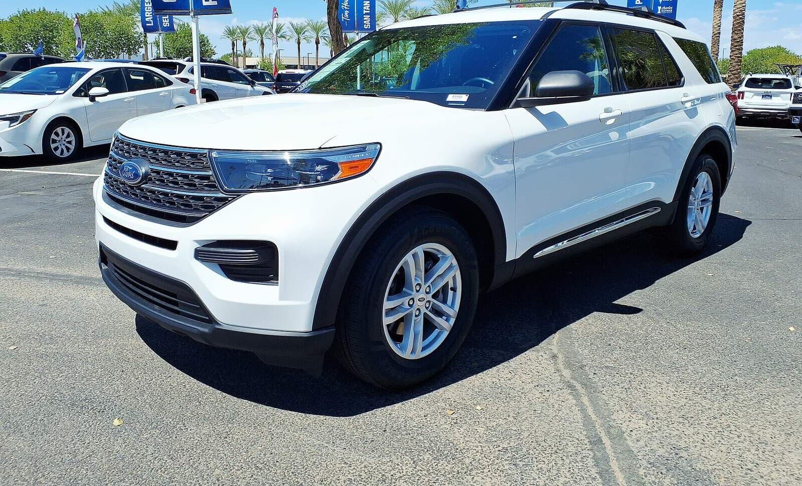 2023 Ford Explorer XLT, front three-quarter on a dealer lot, cropped